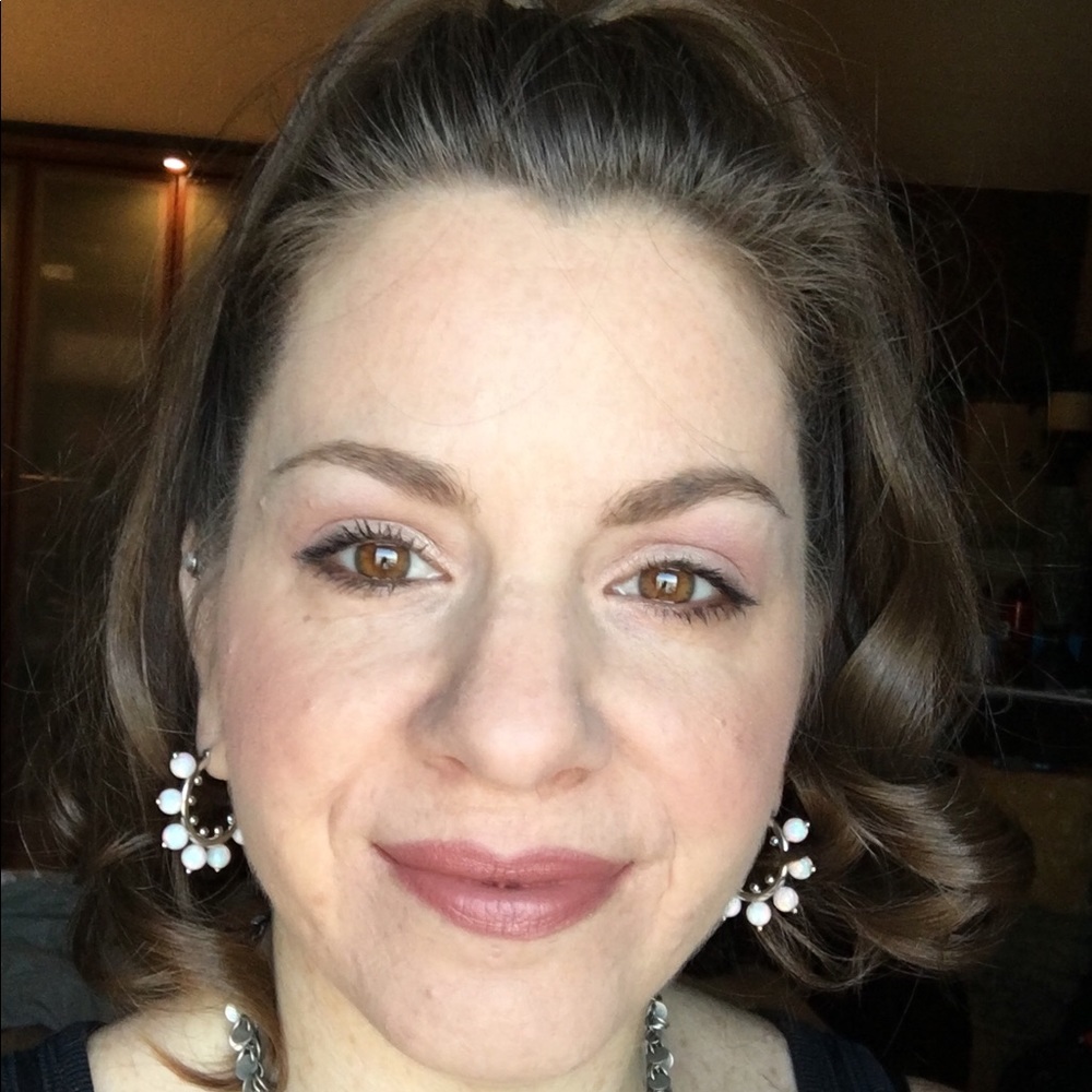 Meet your Posher, Danielle
